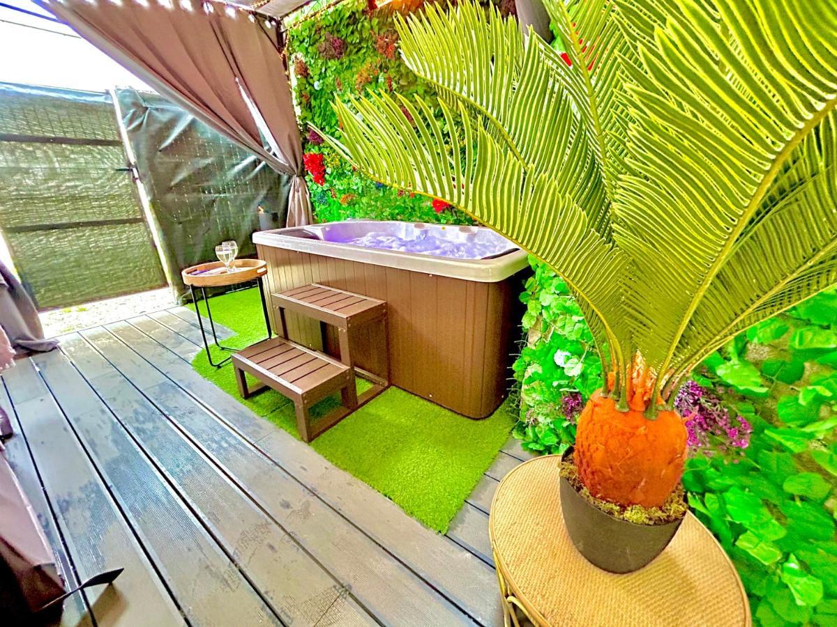 La Lover'S Jungle Pont-Sur-Yonne Exterior photo